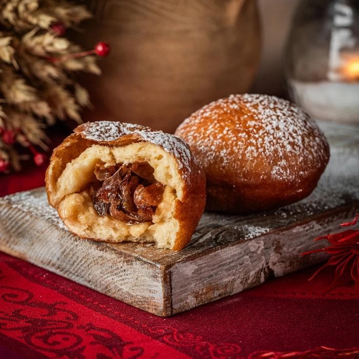 Two Ukrainian Christmas pampukhy with rose jam in a mini box